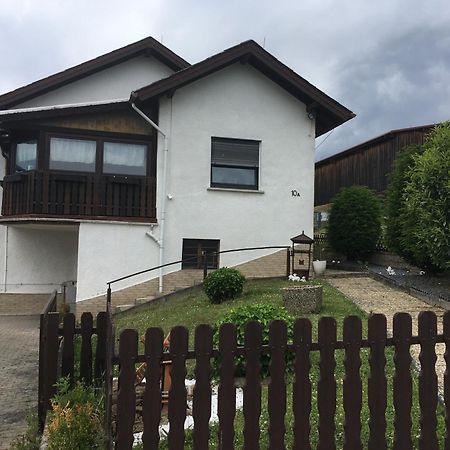 Haus Willi Apartment Asslar Bagian luar foto