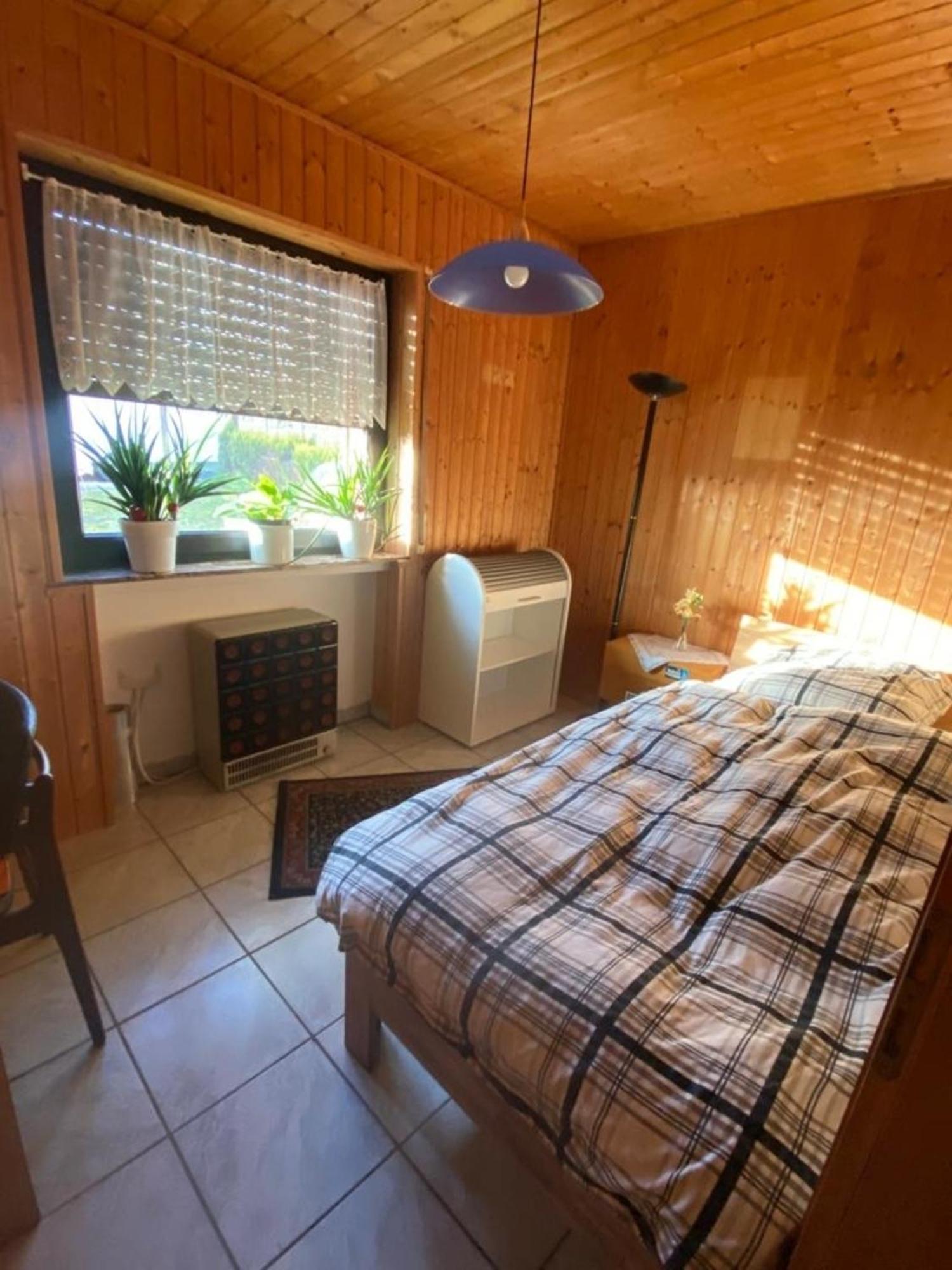 Haus Willi Apartment Asslar Bagian luar foto