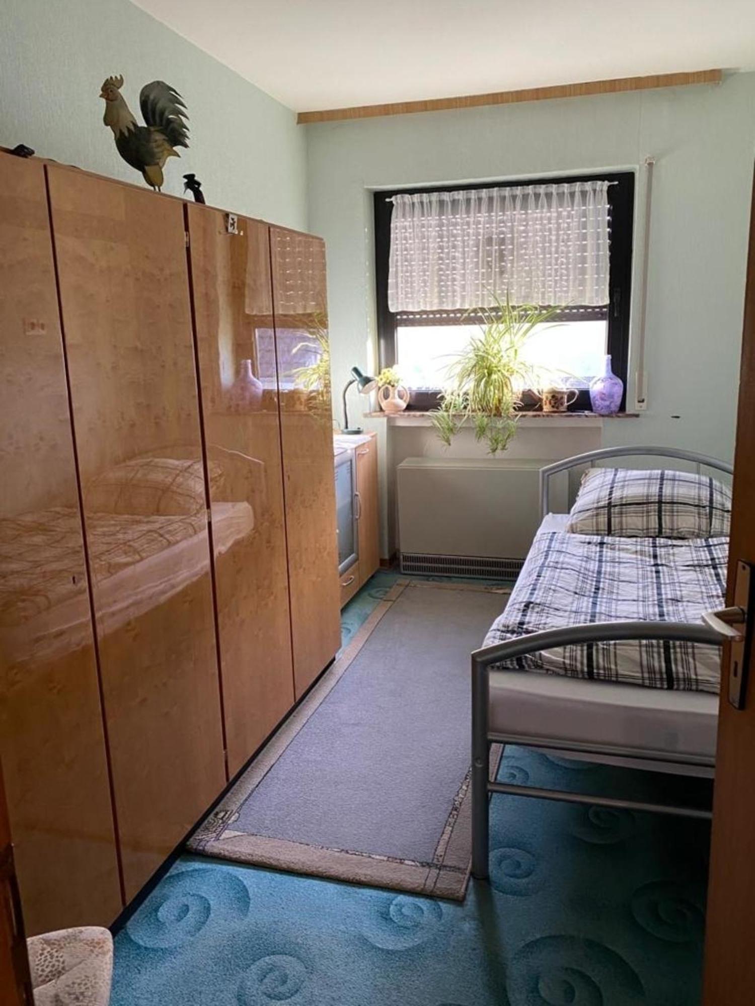 Haus Willi Apartment Asslar Bagian luar foto