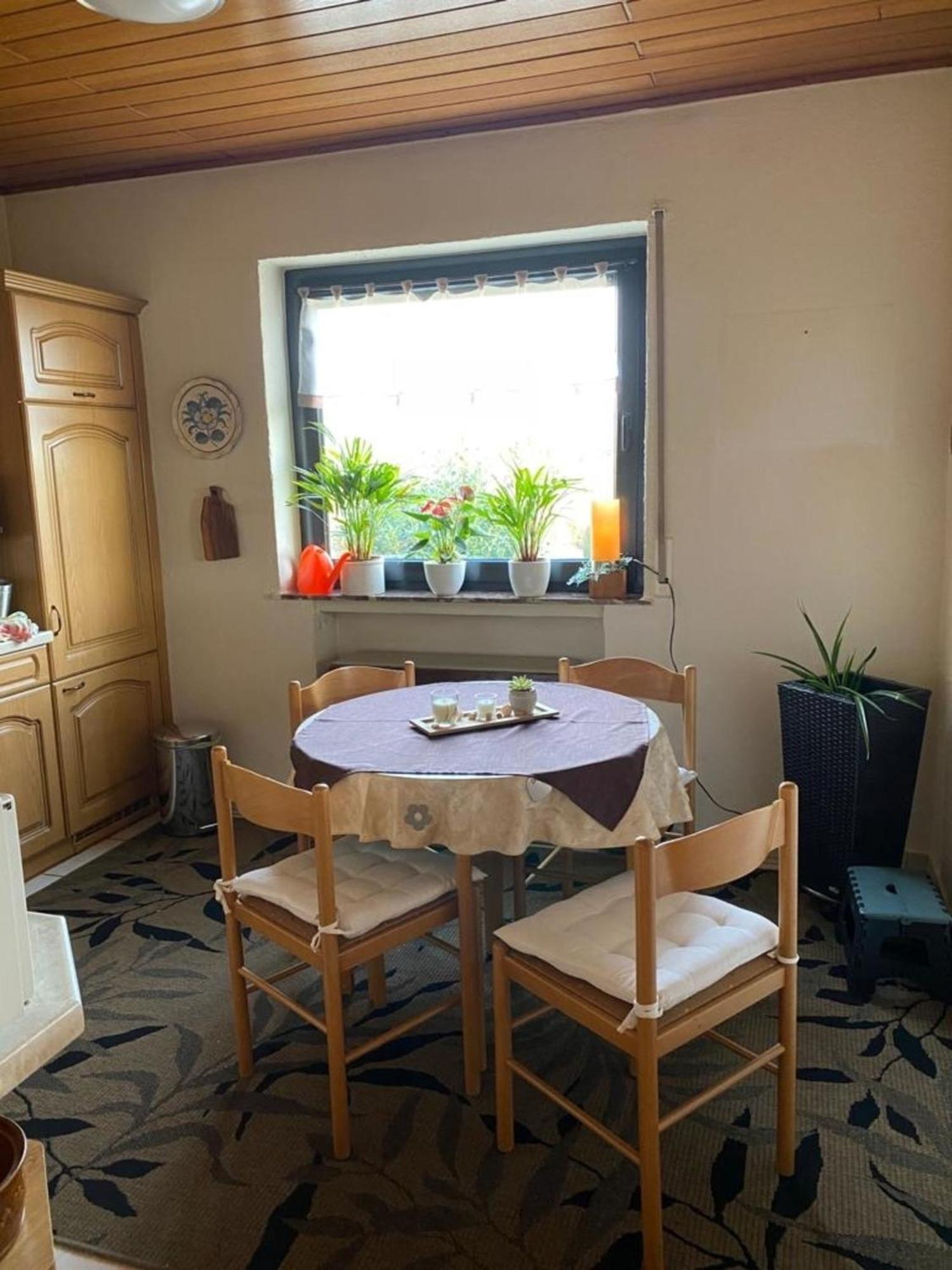 Haus Willi Apartment Asslar Bagian luar foto