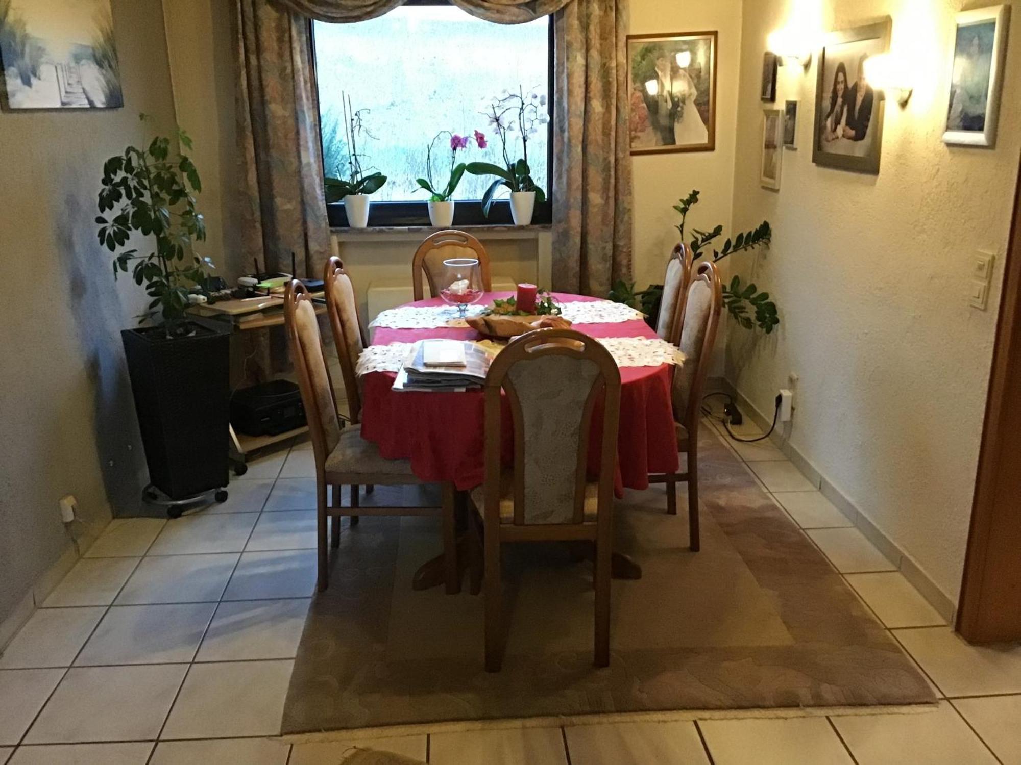 Haus Willi Apartment Asslar Bagian luar foto